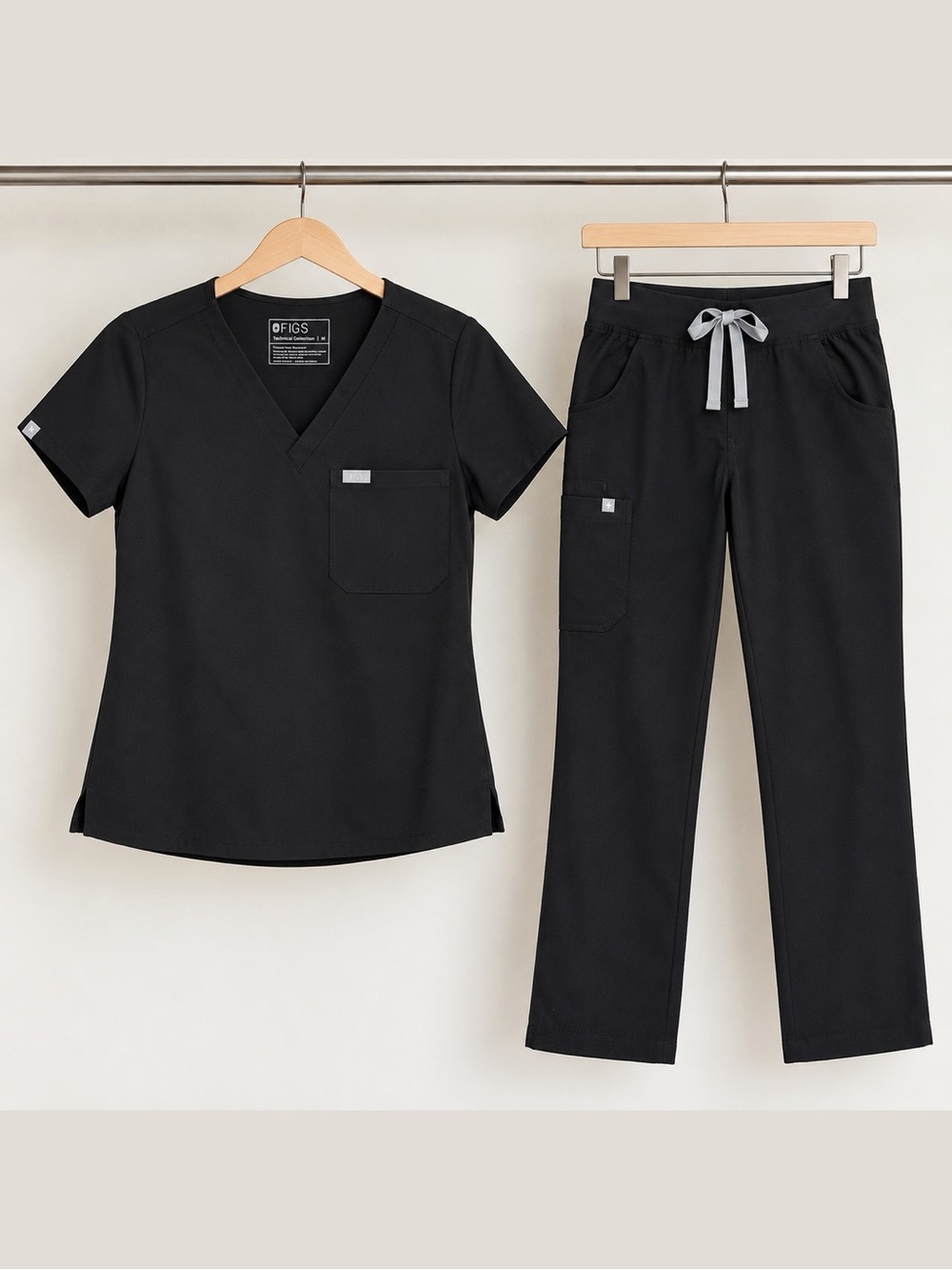 FIGS Black Matching Scrub Set Medium Catarina Top / Kade Straight Leg Bottoms